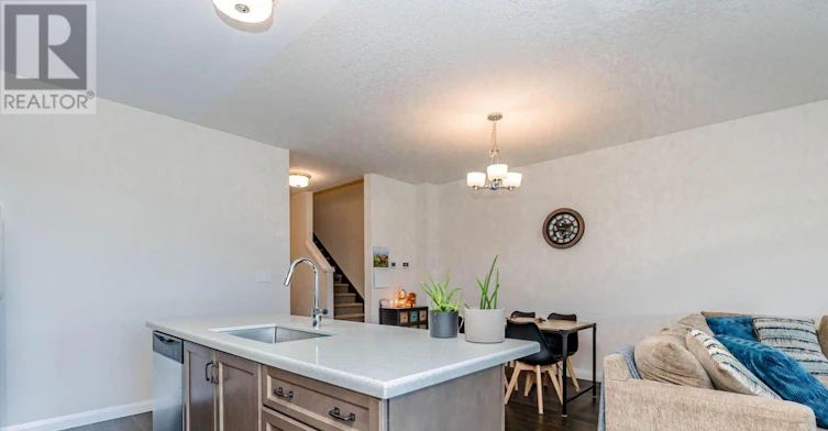 19-35 Midhurst Heights, Hamilton, ON, L8J 0K9 - 19