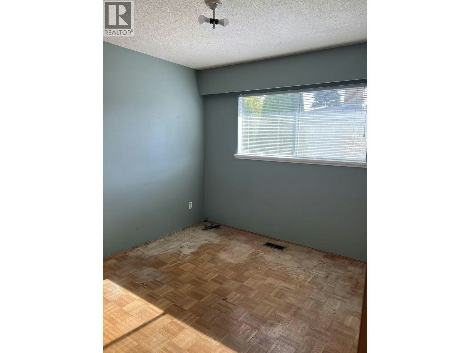 9040 Glenallan Gate, Richmond, BC, V7A 1Z3 - 9