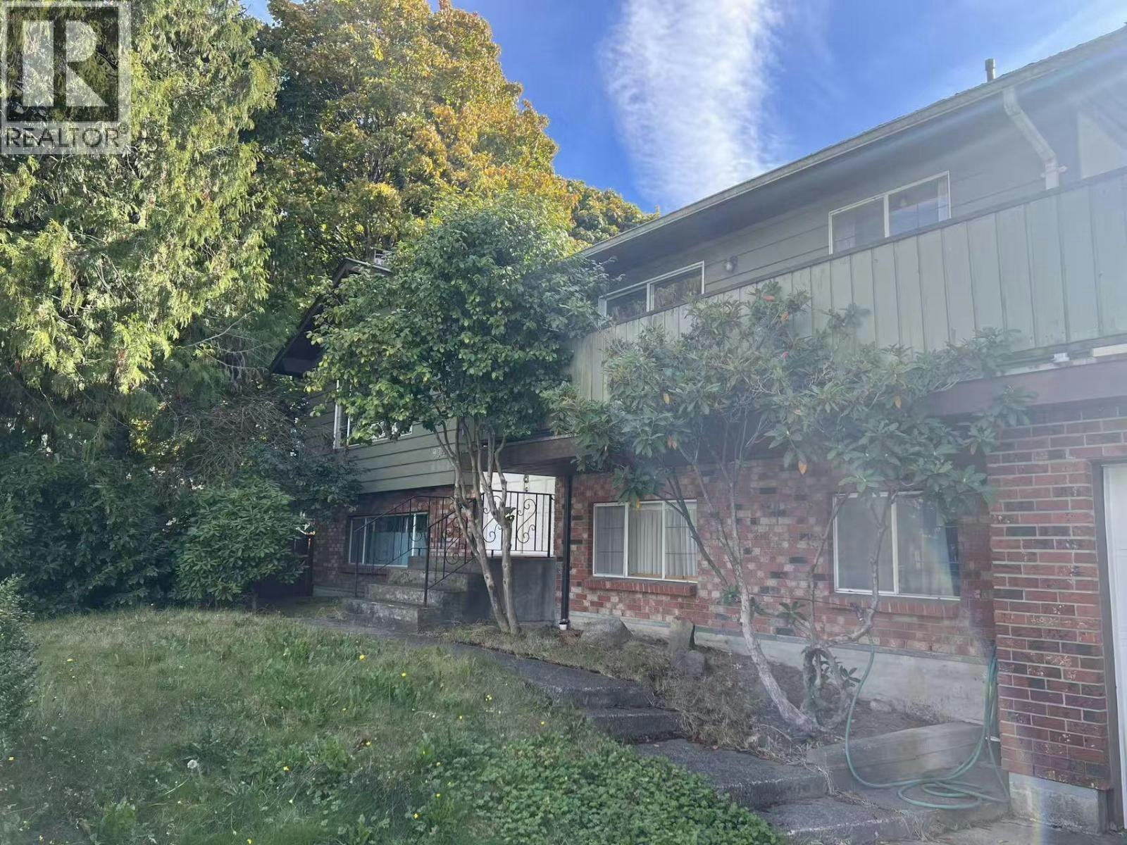 9040 Glenallan Gate, Richmond, BC, V7A 1Z3 - 2