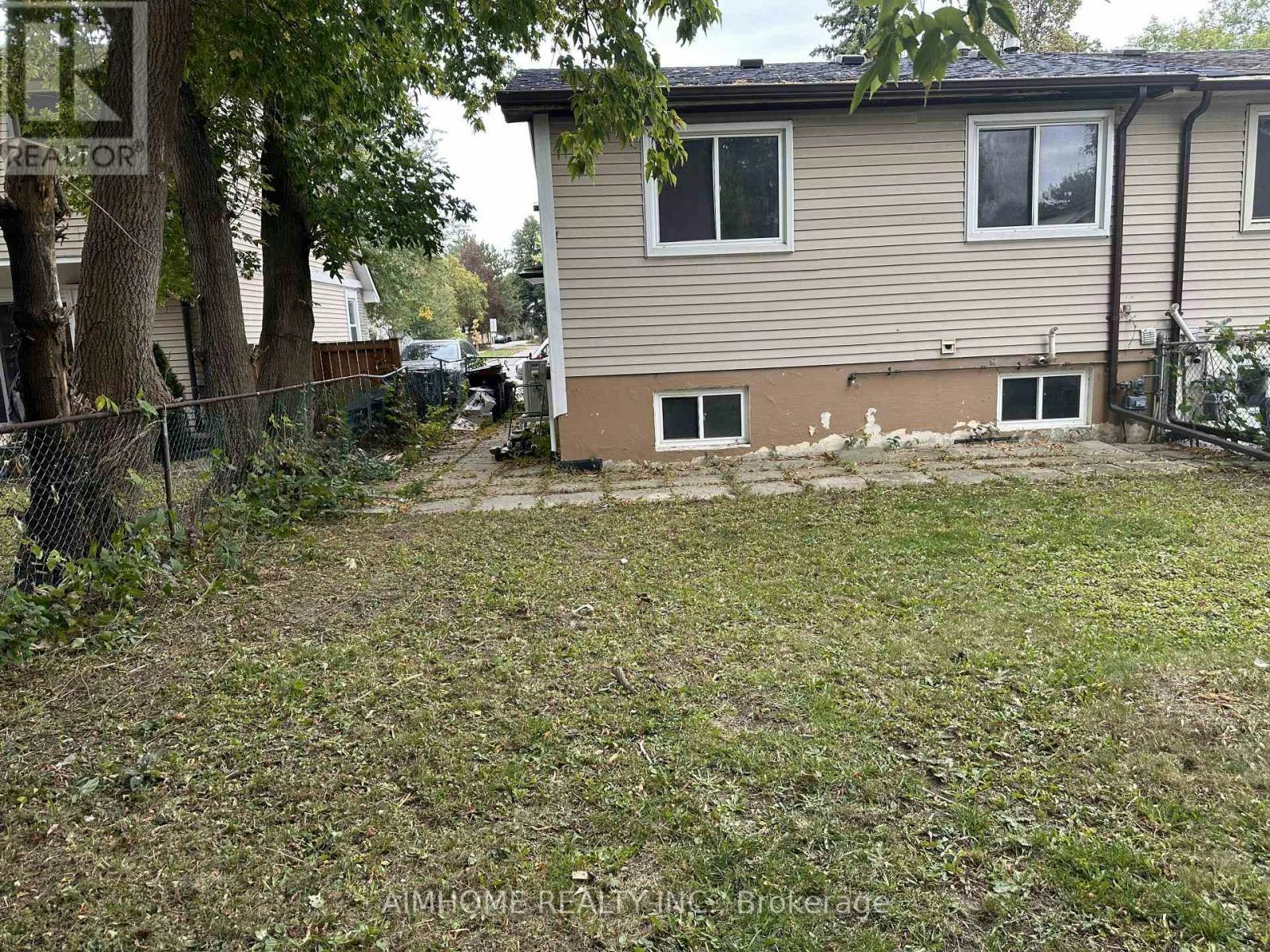 302 Cliffwood Road, Toronto, ON, M2H 2E5