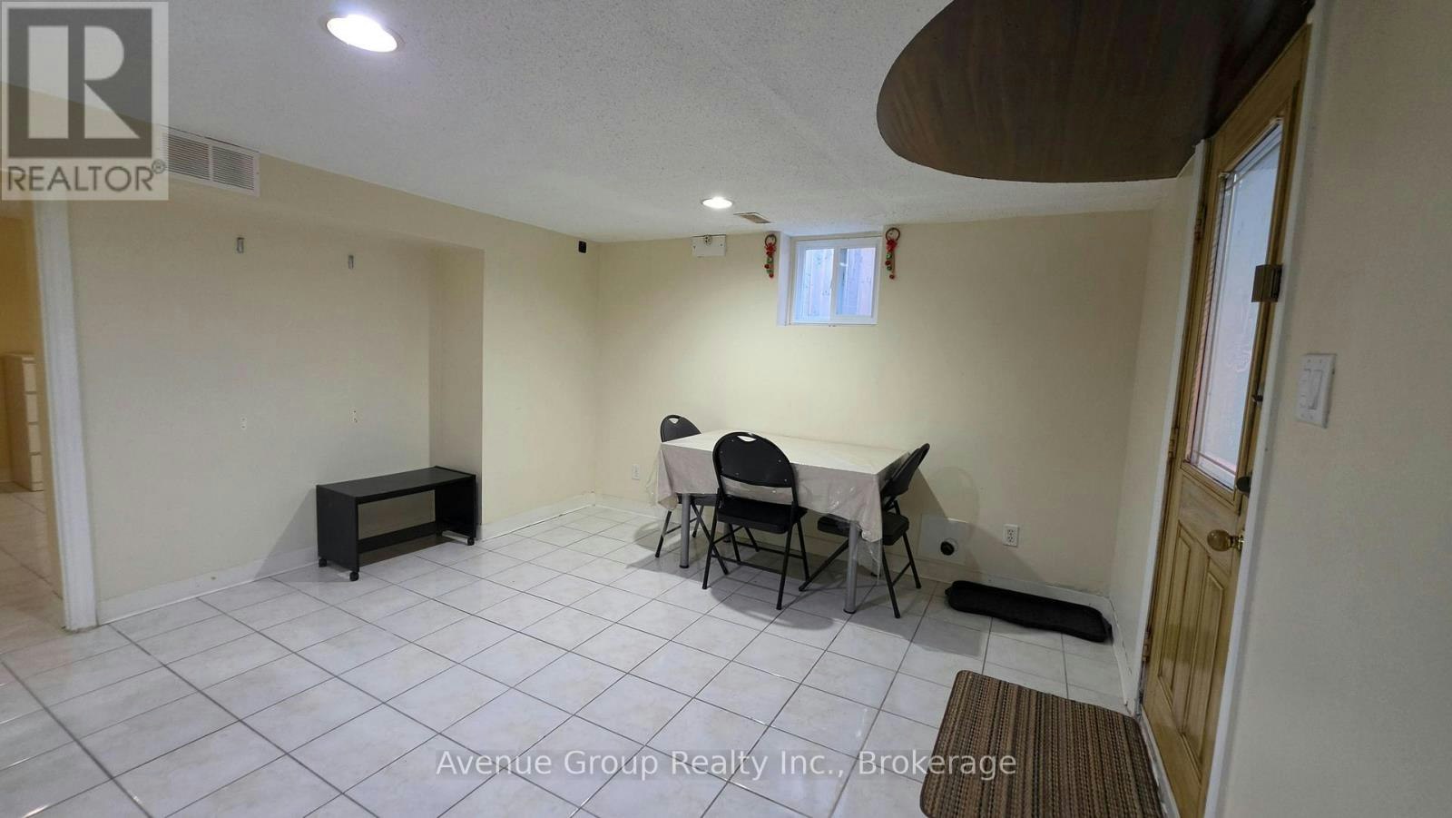 LOWER-82 Caines Avenue, Toronto, ON, M2R 2L3 - 3