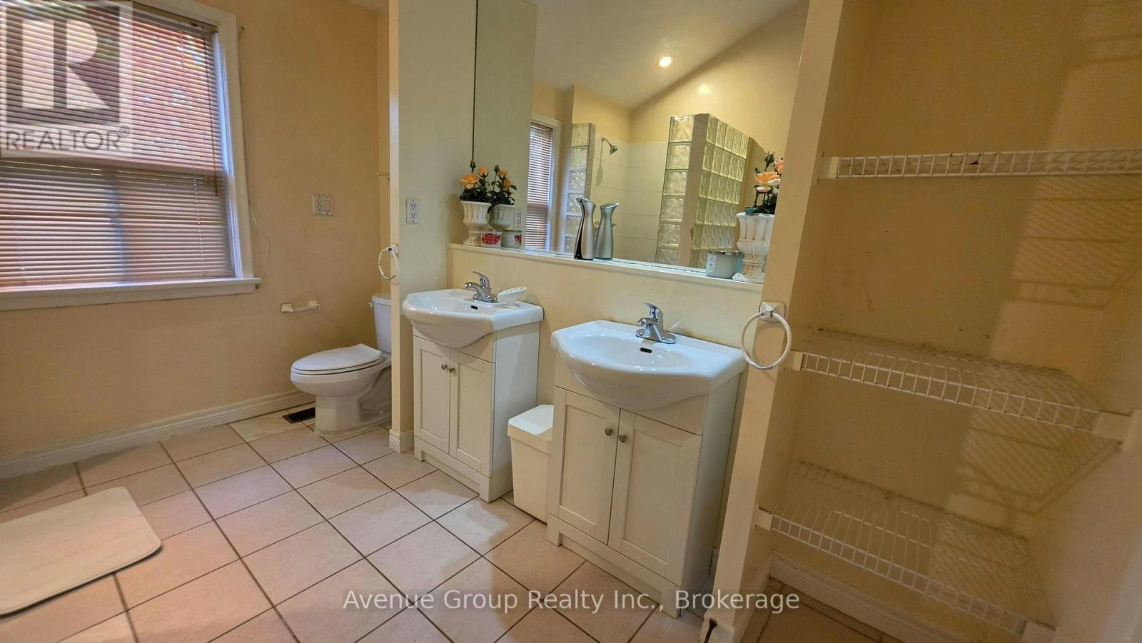MAIN-82 Caines Avenue, Toronto, ON, M2R 2L3 - 12