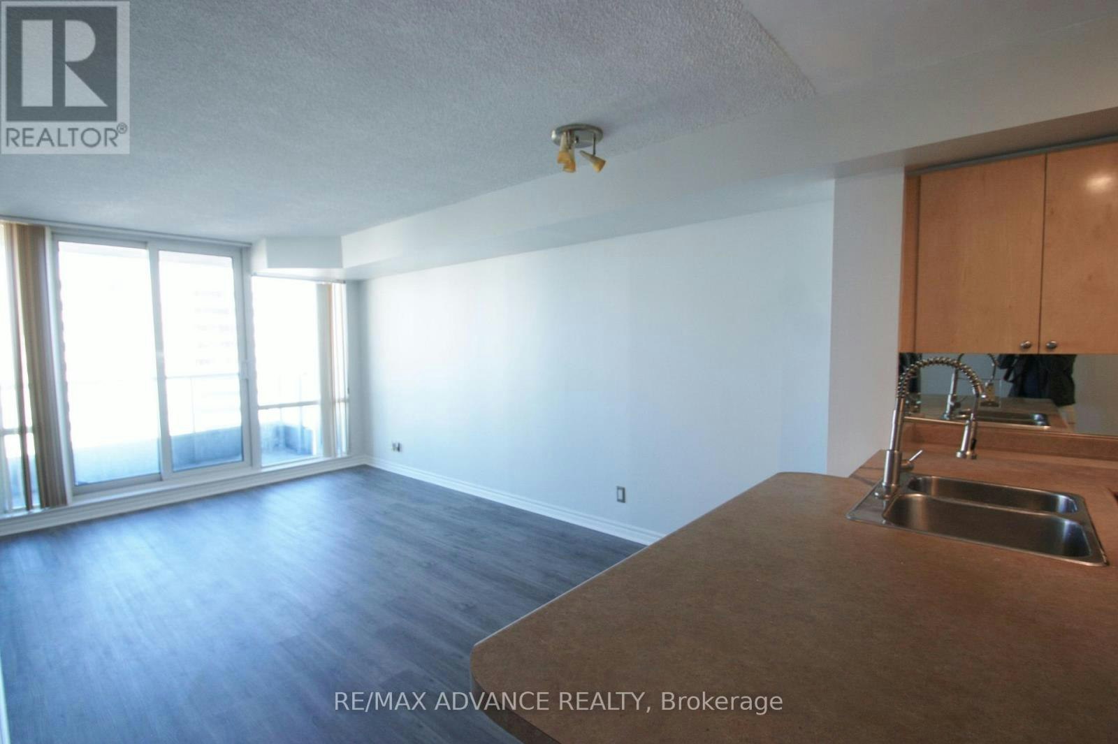 1601-1 Elm Drive W, Mississauga, ON, L5B 4M1 - 6