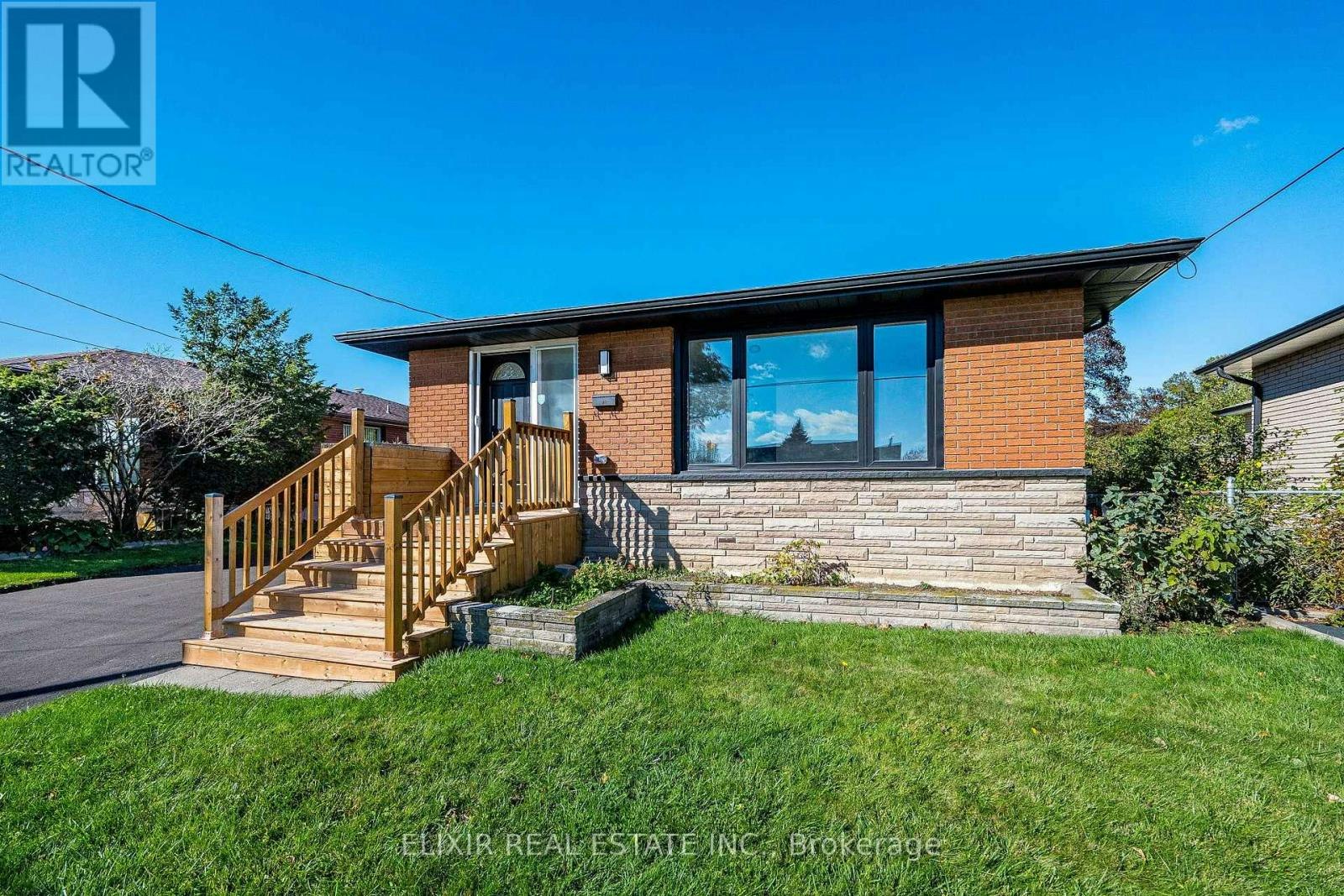 UPPER-135 Nugent Drive, Hamilton, ON, L8H 2N3 - 2