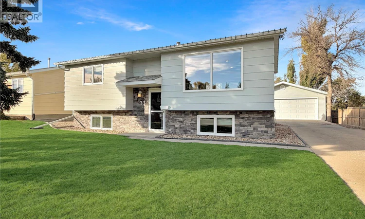23 Weaver Crescent