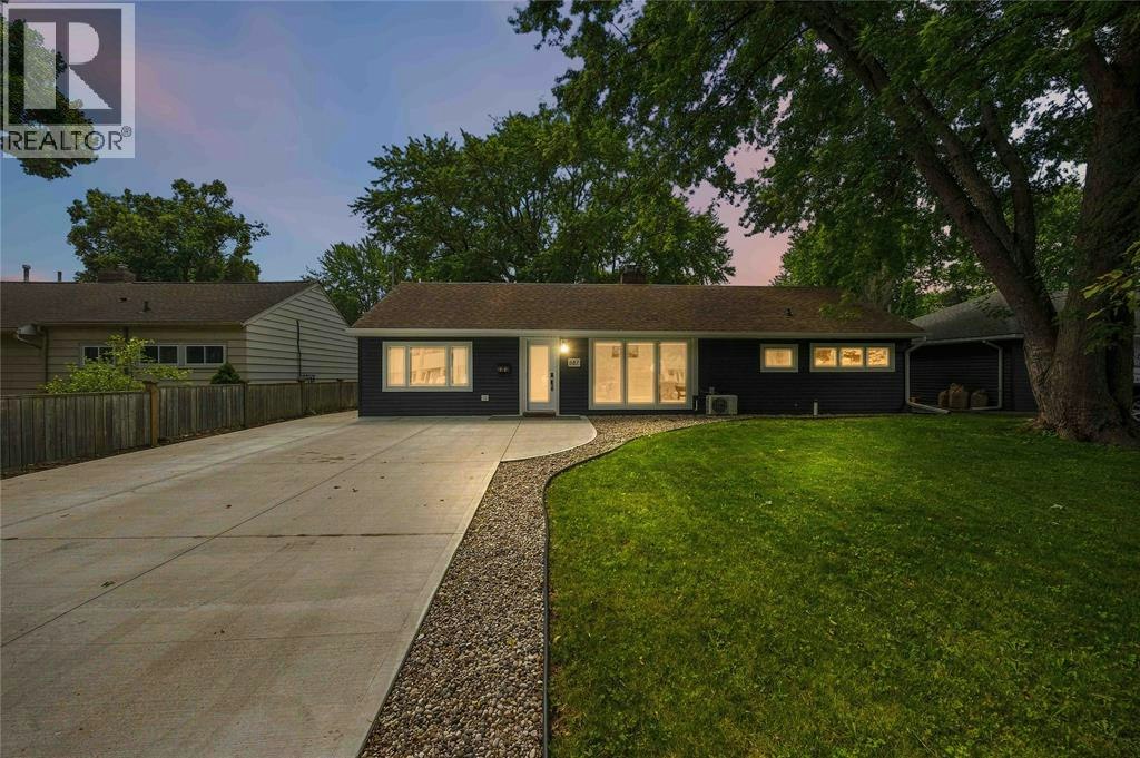 887 Mccaw Street, Sarnia, ON, N7V 2X4 - 2