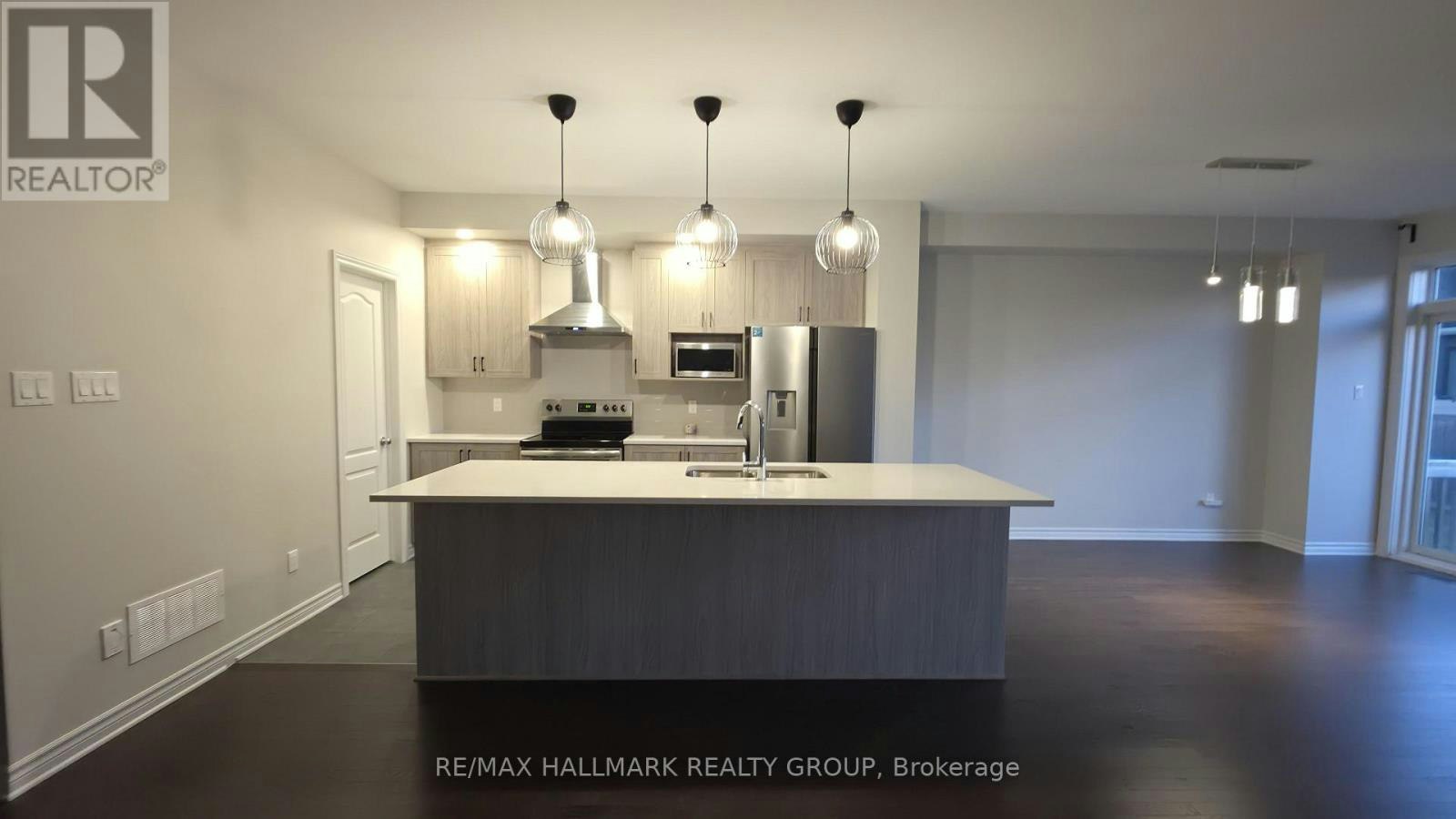 62 Mandevilla Crescent, Ottawa, ON, K1T 3V9 - 6