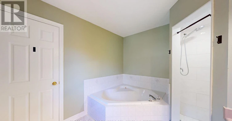 861 Surin Court, Newmarket, ON, L3Y 8R3 - 18