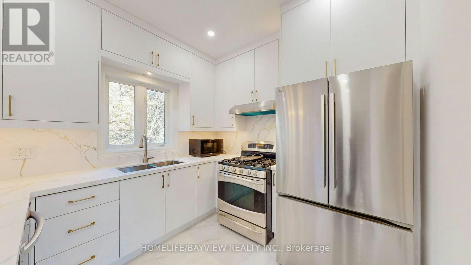861 Surin Court, Newmarket, ON, L3Y 8R3 - 10
