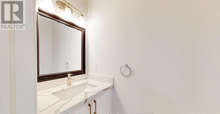 861 Surin Court, Newmarket, ON, L3Y 8R3 - 16