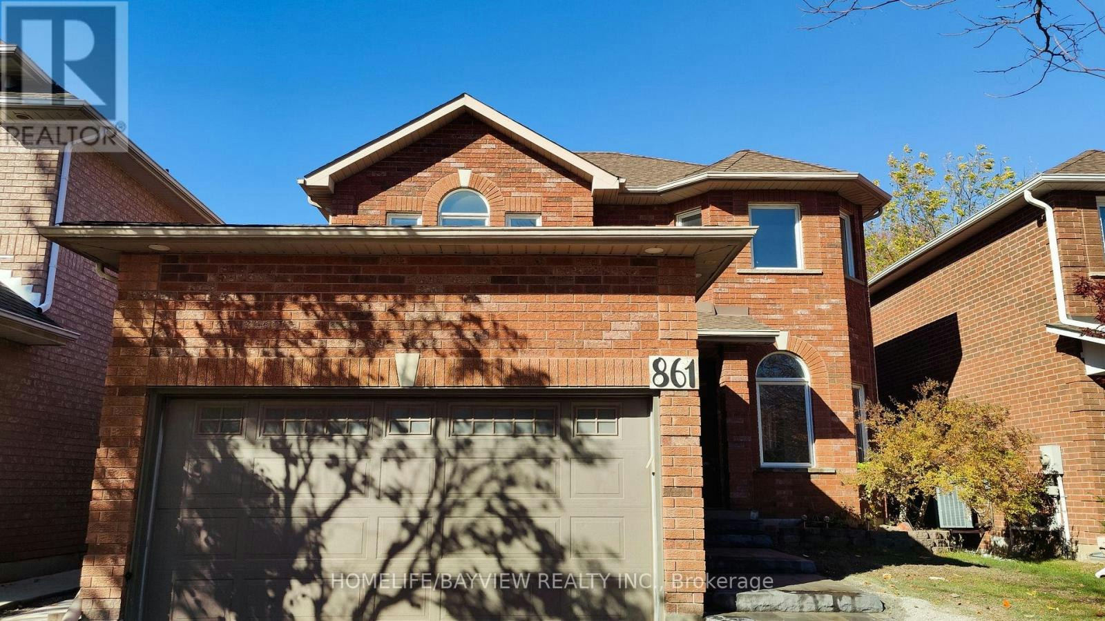 861 Surin Court, Newmarket, ON, L3Y 8R3
