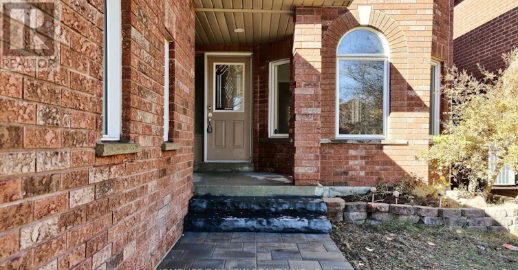 861 Surin Court, Newmarket, ON, L3Y 8R3 - 2