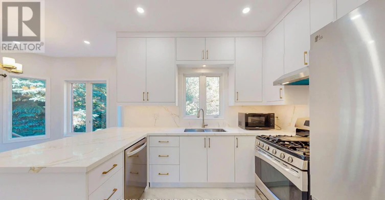 861 Surin Court, Newmarket, ON, L3Y 8R3 - 13