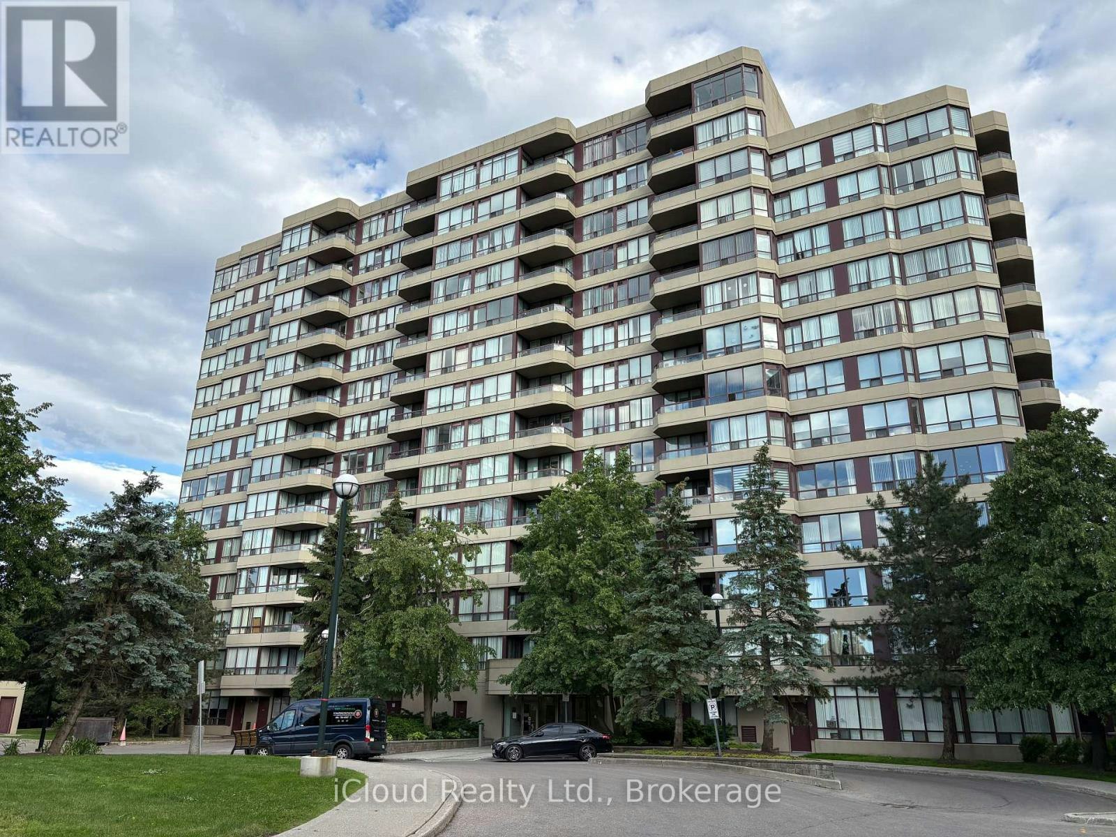 710-91 Townsgate Drive, Vaughan, ON, L4J 8E8