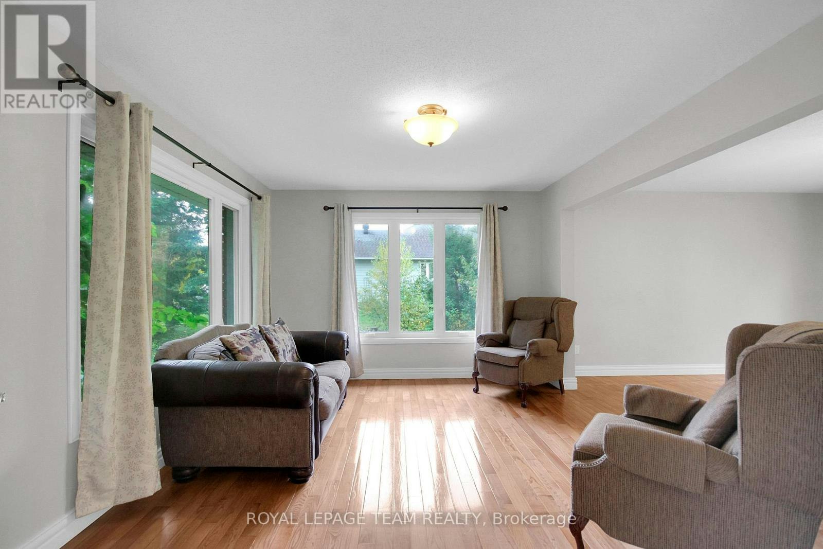 7089 Bush Drive, Ottawa, ON, K4P 1M8 - 4