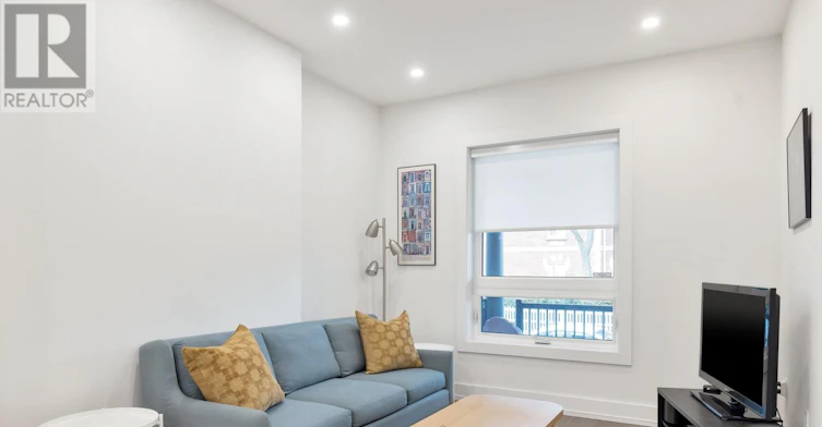 6 Halton Street, Toronto, ON, M6J 1R3 - 10