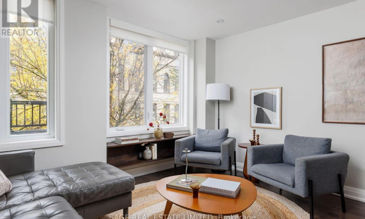 TH06-140 Bathurst Street