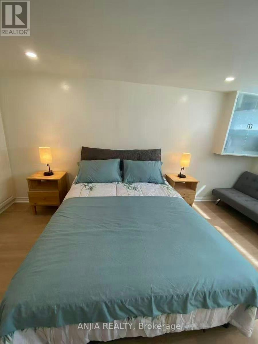 86 Santa Barbara Road, Toronto, ON, M2N 2C2