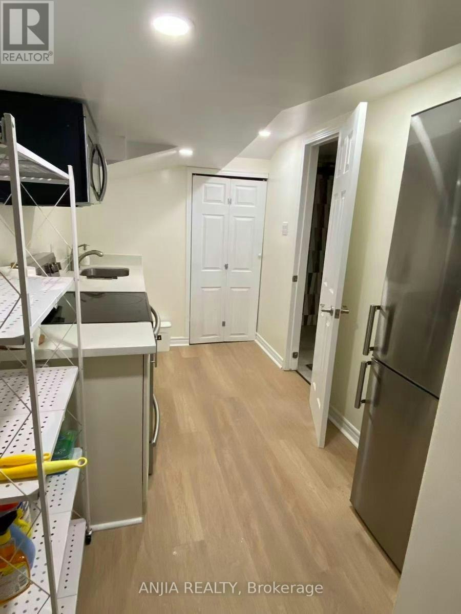 86 Santa Barbara Road, Toronto, ON, M2N 2C2 - 6