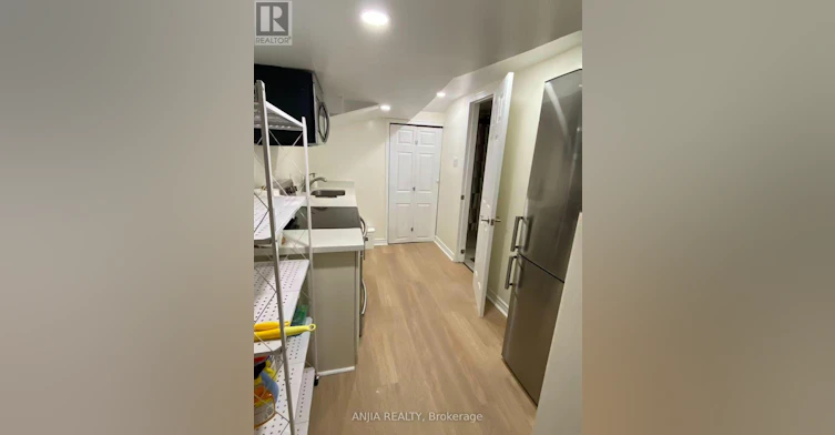86 Santa Barbara Road, Toronto, ON, M2N 2C2 - 6