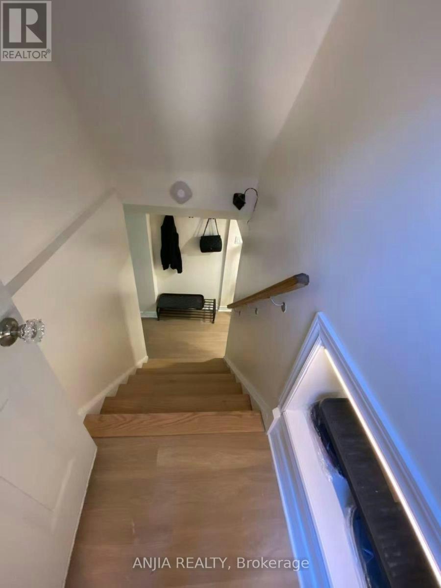 86 Santa Barbara Road, Toronto, ON, M2N 2C2 - 7