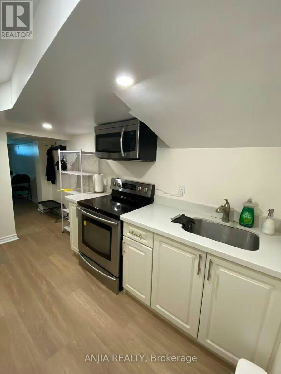 86 Santa Barbara Road, Toronto, ON, M2N 2C2 - 4
