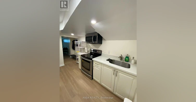 86 Santa Barbara Road, Toronto, ON, M2N 2C2 - 4