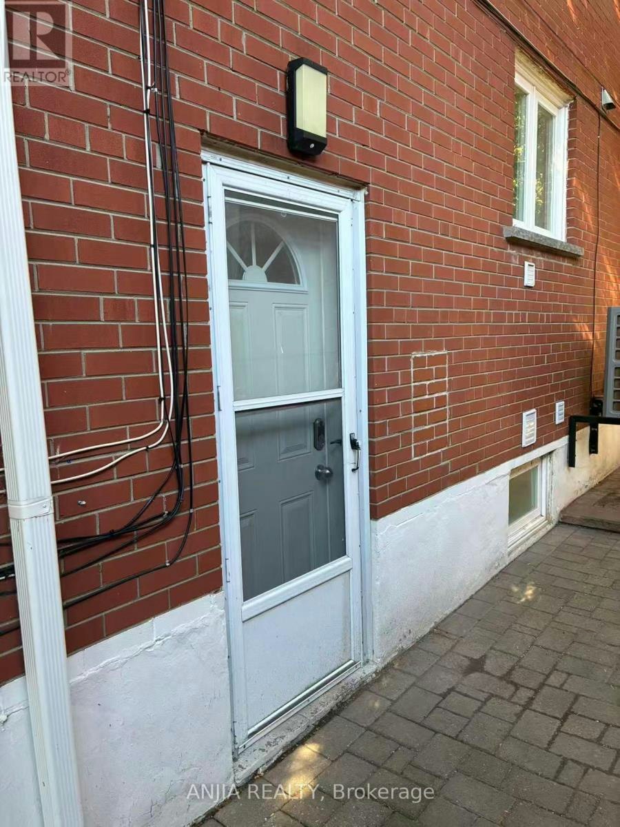 86 Santa Barbara Road, Toronto, ON, M2N 2C2 - 11