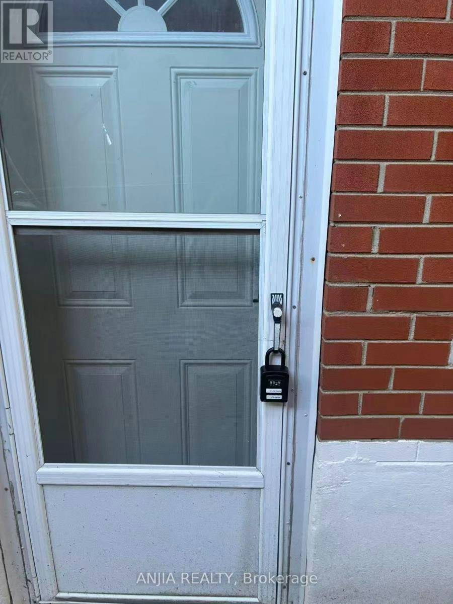 86 Santa Barbara Road, Toronto, ON, M2N 2C2 - 12