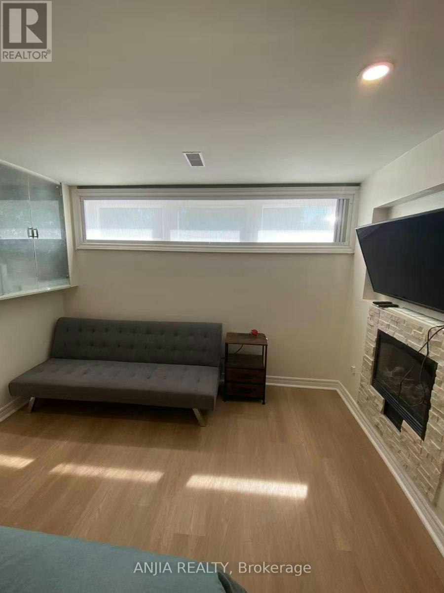 86 Santa Barbara Road, Toronto, ON, M2N 2C2 - 2