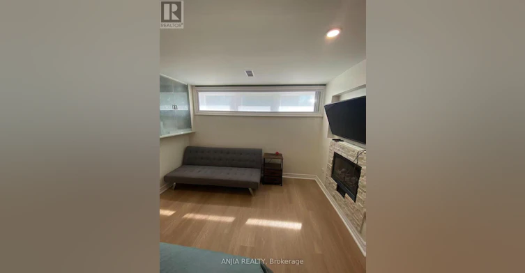 86 Santa Barbara Road, Toronto, ON, M2N 2C2 - 2