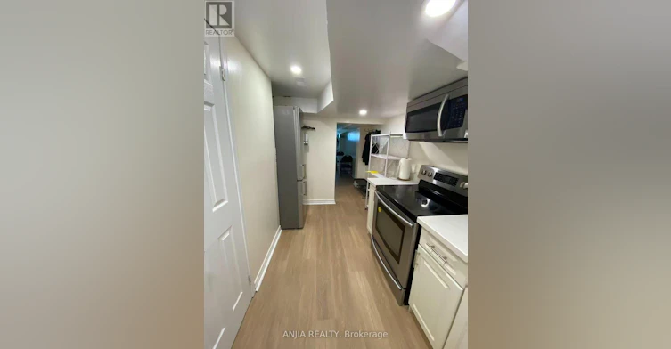 86 Santa Barbara Road, Toronto, ON, M2N 2C2 - 5