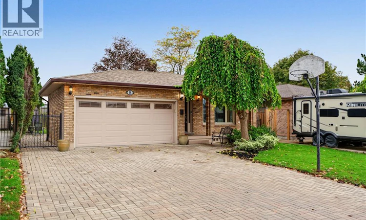 8 Valanna Court