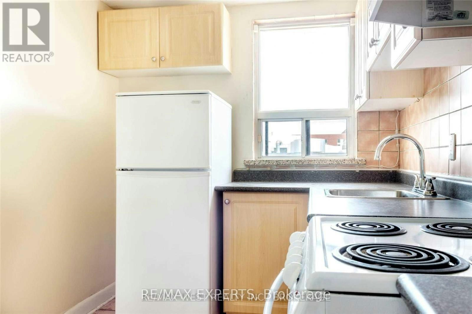 301 3261a Lake Shore Boulevard, Toronto, ON, M8V 1M2 - 4