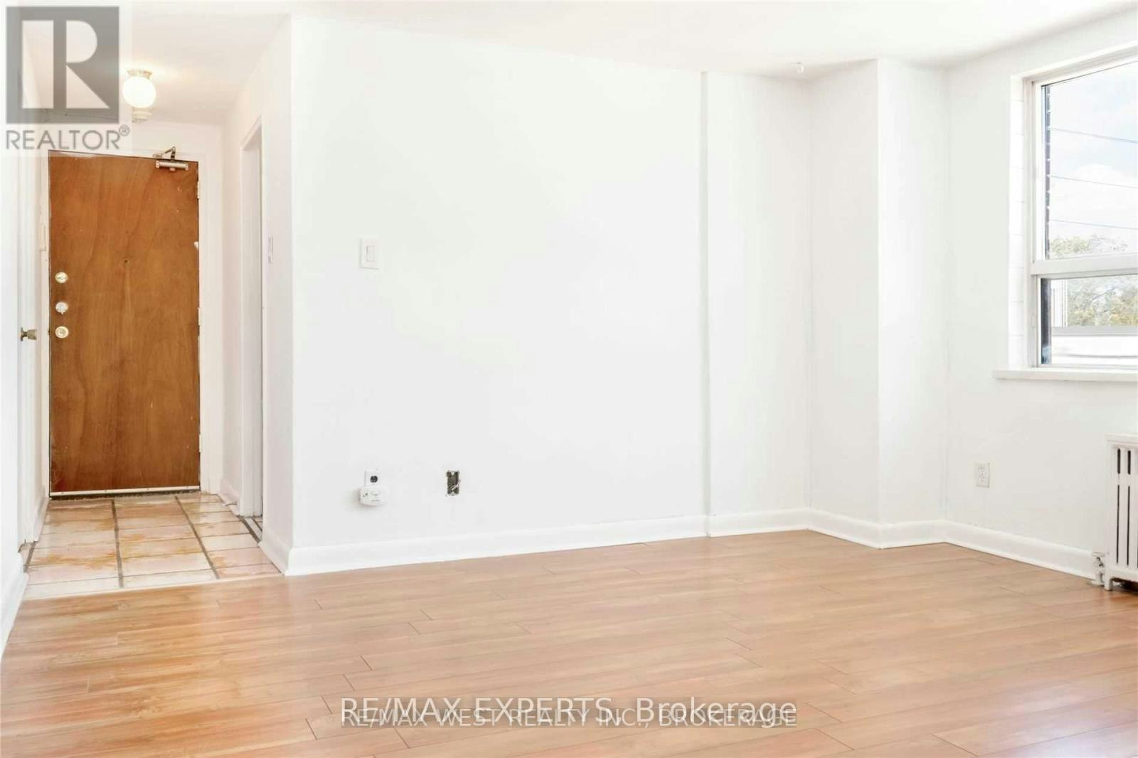301 3261a Lake Shore Boulevard, Toronto, ON, M8V 1M2 - 2