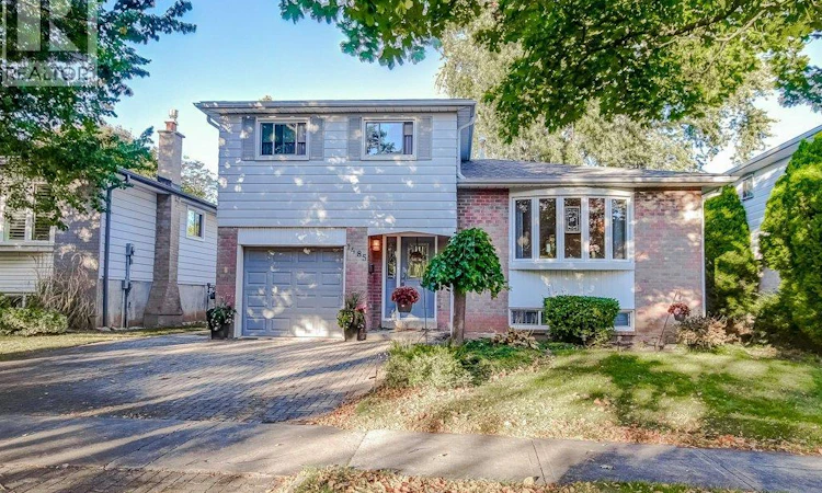 1485 Newlands Crescent