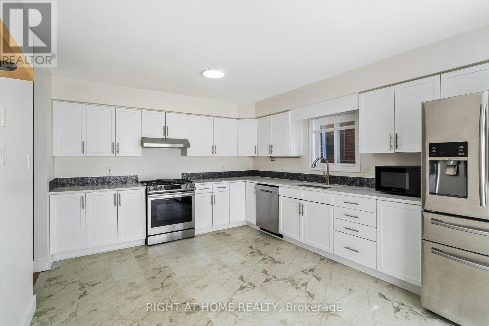 1205 Wenige Drive NORTH, London, ON, N5X 4P7 - 8