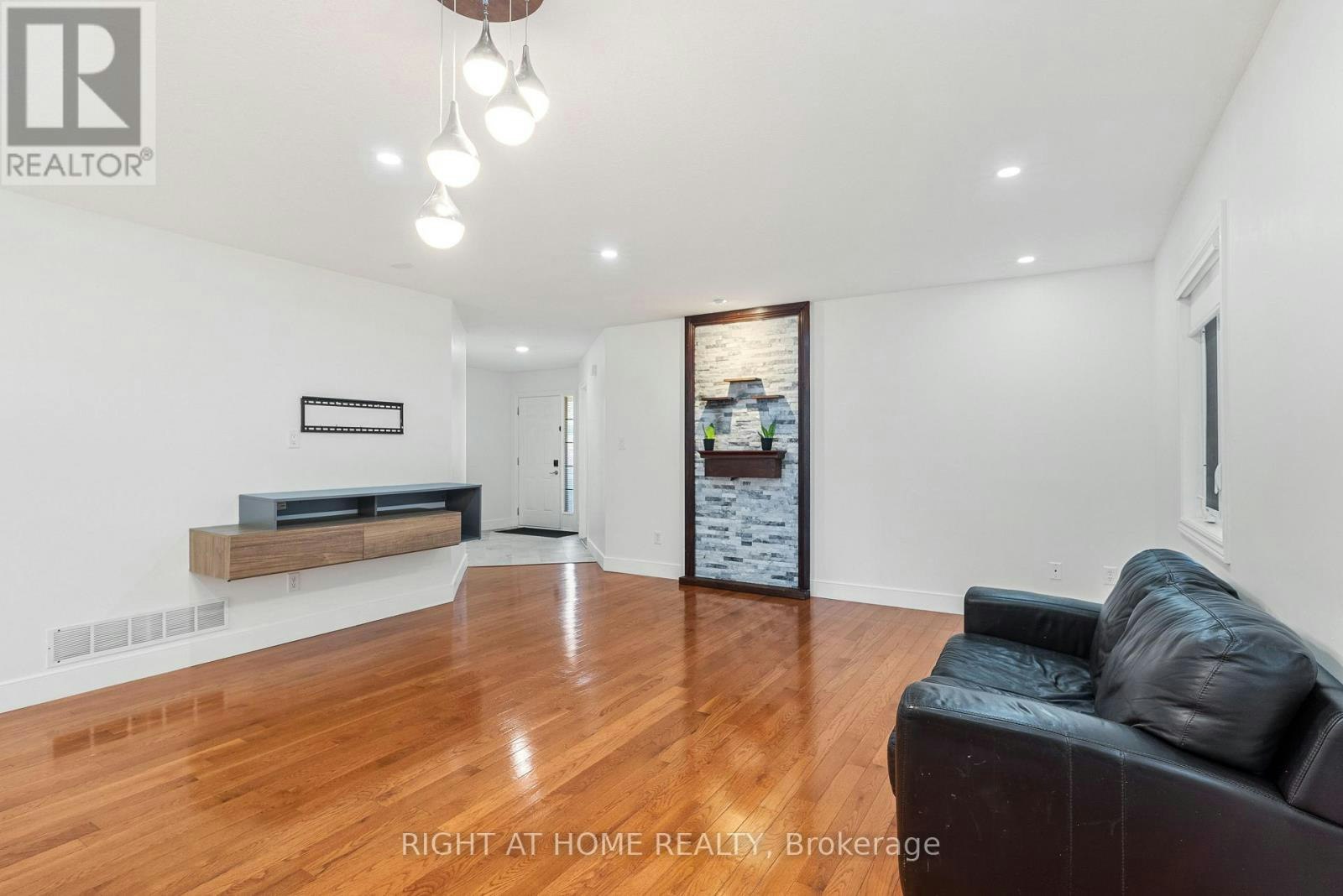 1205 Wenige Drive NORTH, London, ON, N5X 4P7 - 5