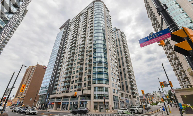 1808-242 Rideau Street