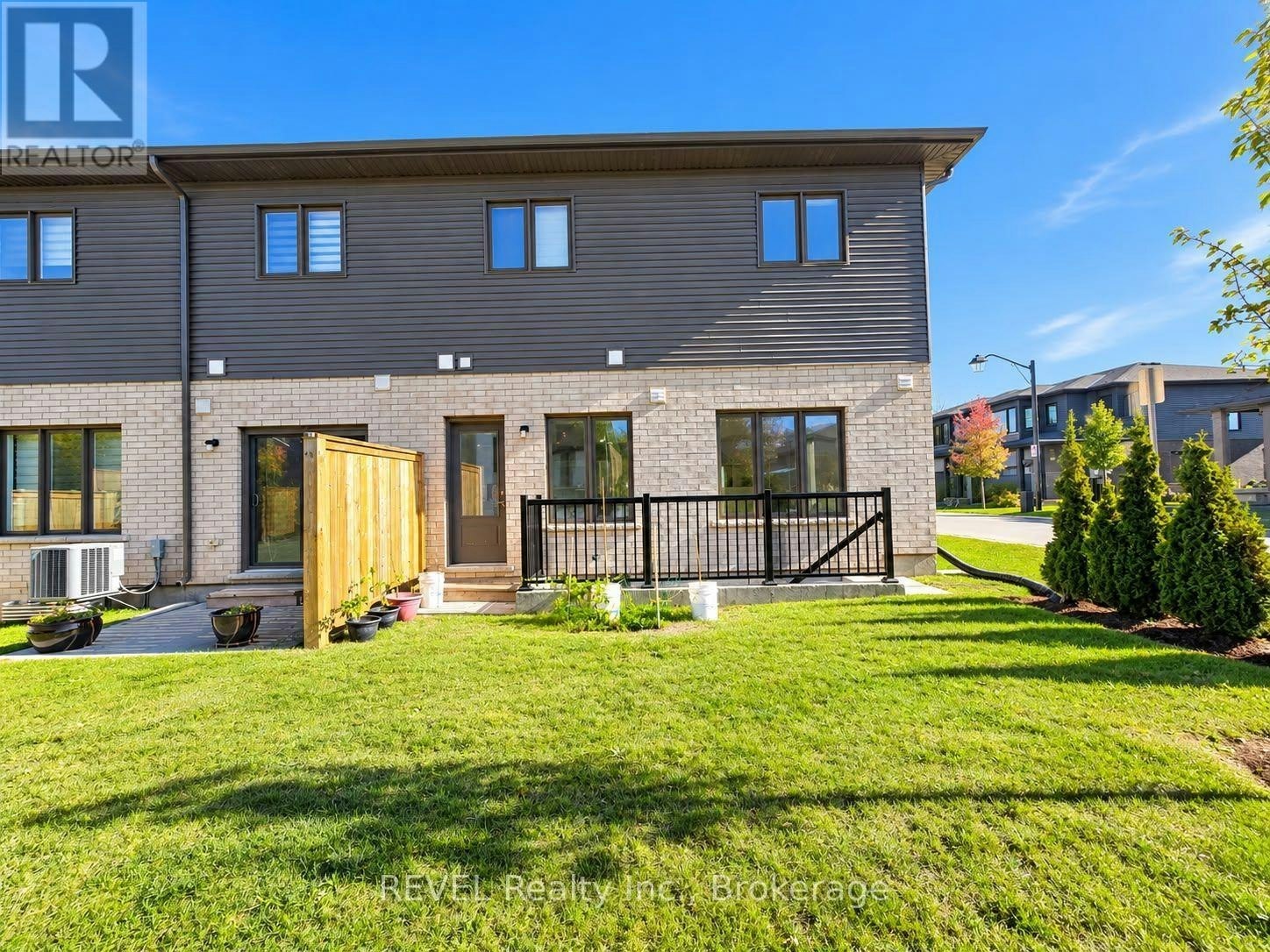 71 UPPER-4552 Portage Road, Niagara Falls, ON, L2E 6A8 - 2