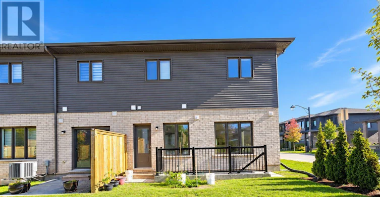 71 UPPER-4552 Portage Road, Niagara Falls, ON, L2E 6A8 - 2