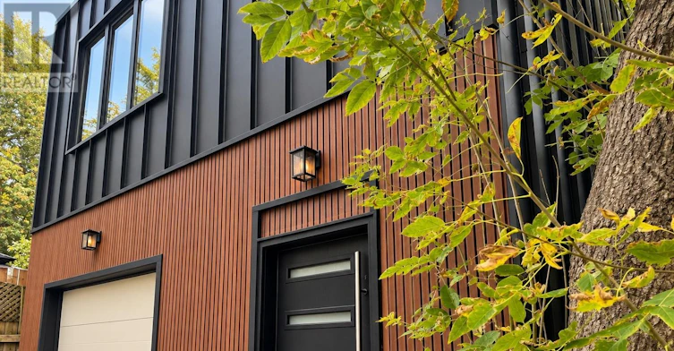 LANEWAY House 71a Chisholm Avenue, Toronto, ON, M4C 4V1