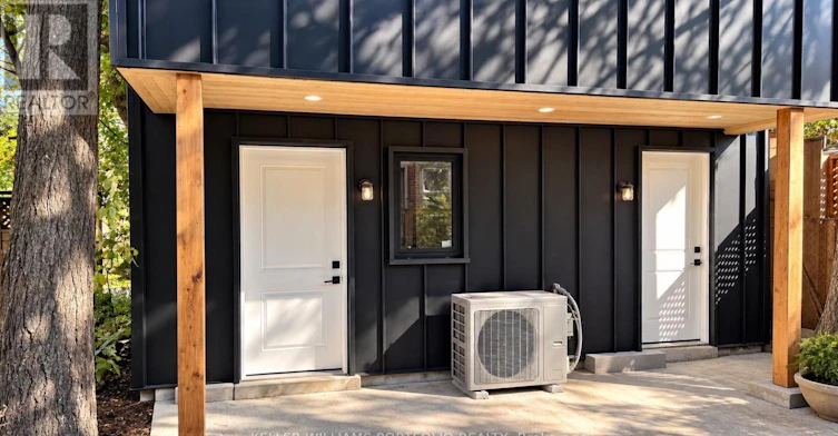LANEWAY House 71a Chisholm Avenue, Toronto, ON, M4C 4V1 - 15