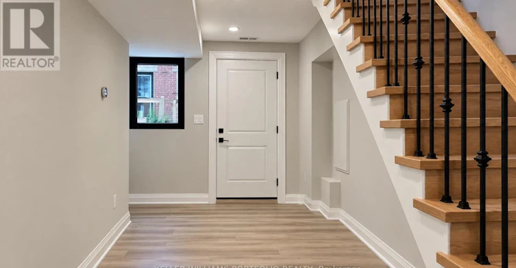 LANEWAY House 71a Chisholm Avenue, Toronto, ON, M4C 4V1 - 3