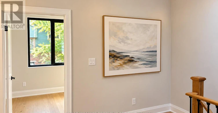 LANEWAY House 71a Chisholm Avenue, Toronto, ON, M4C 4V1 - 13
