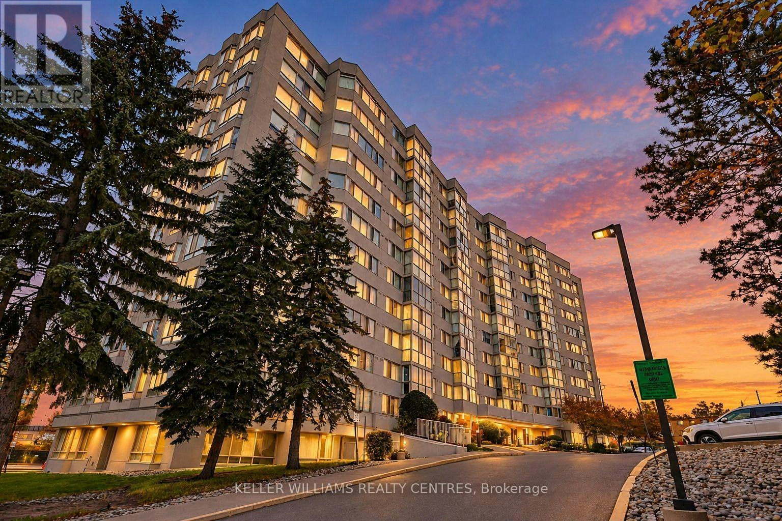 408-270 Davis Drive, Newmarket, ON, L3Y 8K2