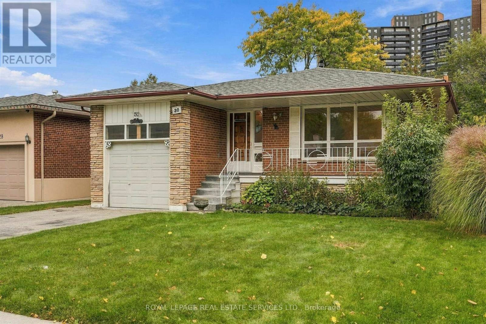 30 Vanguard Drive, Toronto, ON, M9B 5E6