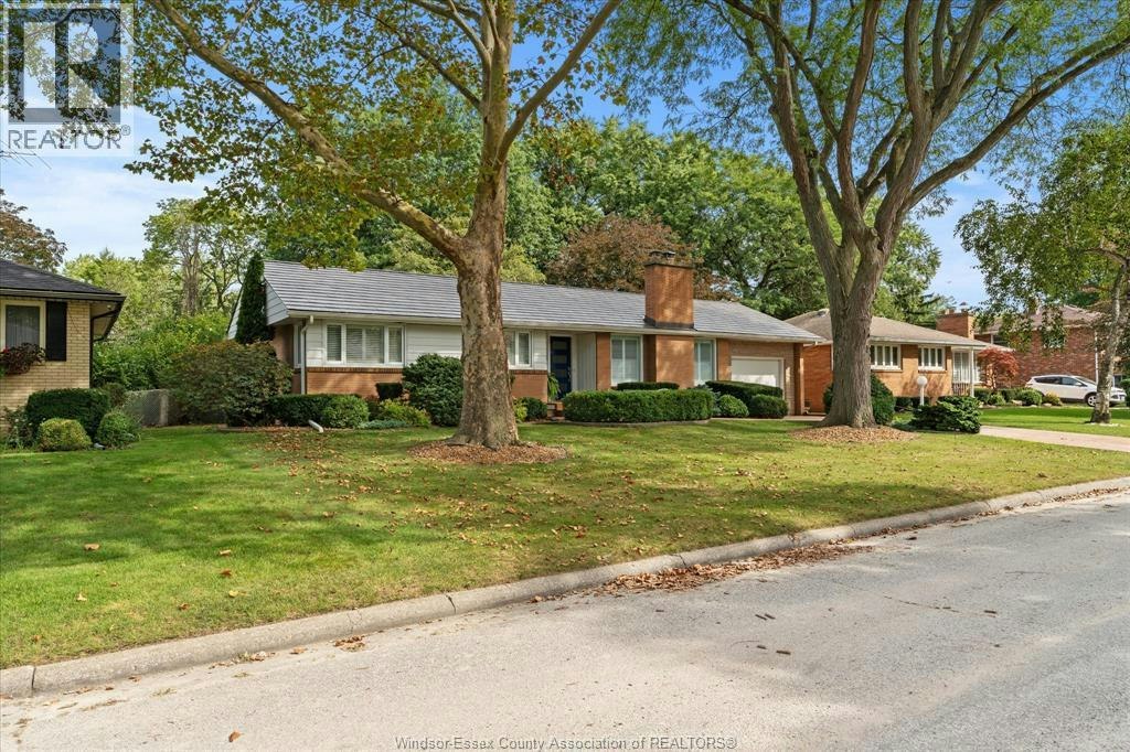 730 Champlain Drive, Windsor, ON, N9E 1M5