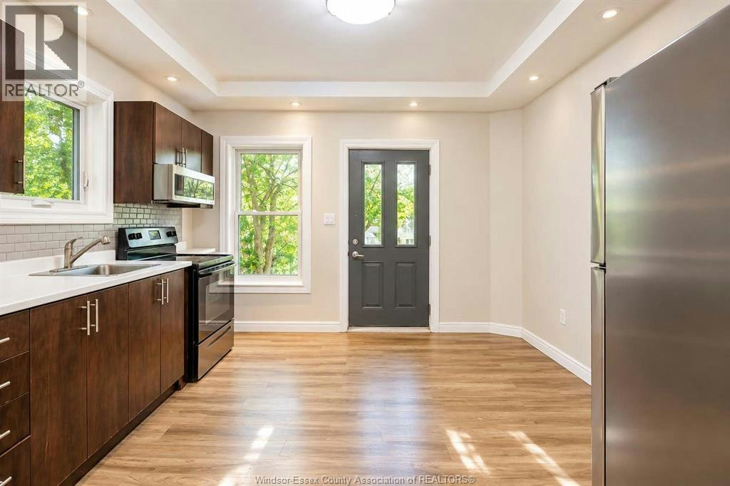 359 Mcewan Avenue, Windsor, ON, N9B 2E5 - 2