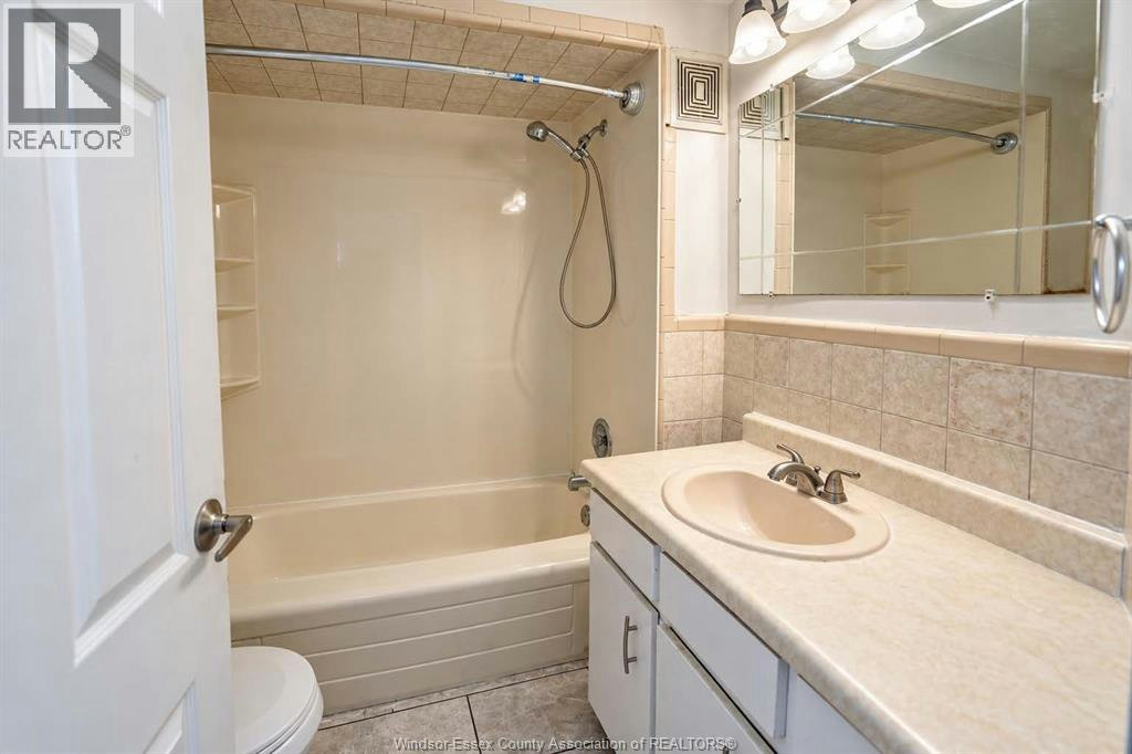 359 Mcewan Avenue, Windsor, ON, N9B 2E5 - 12